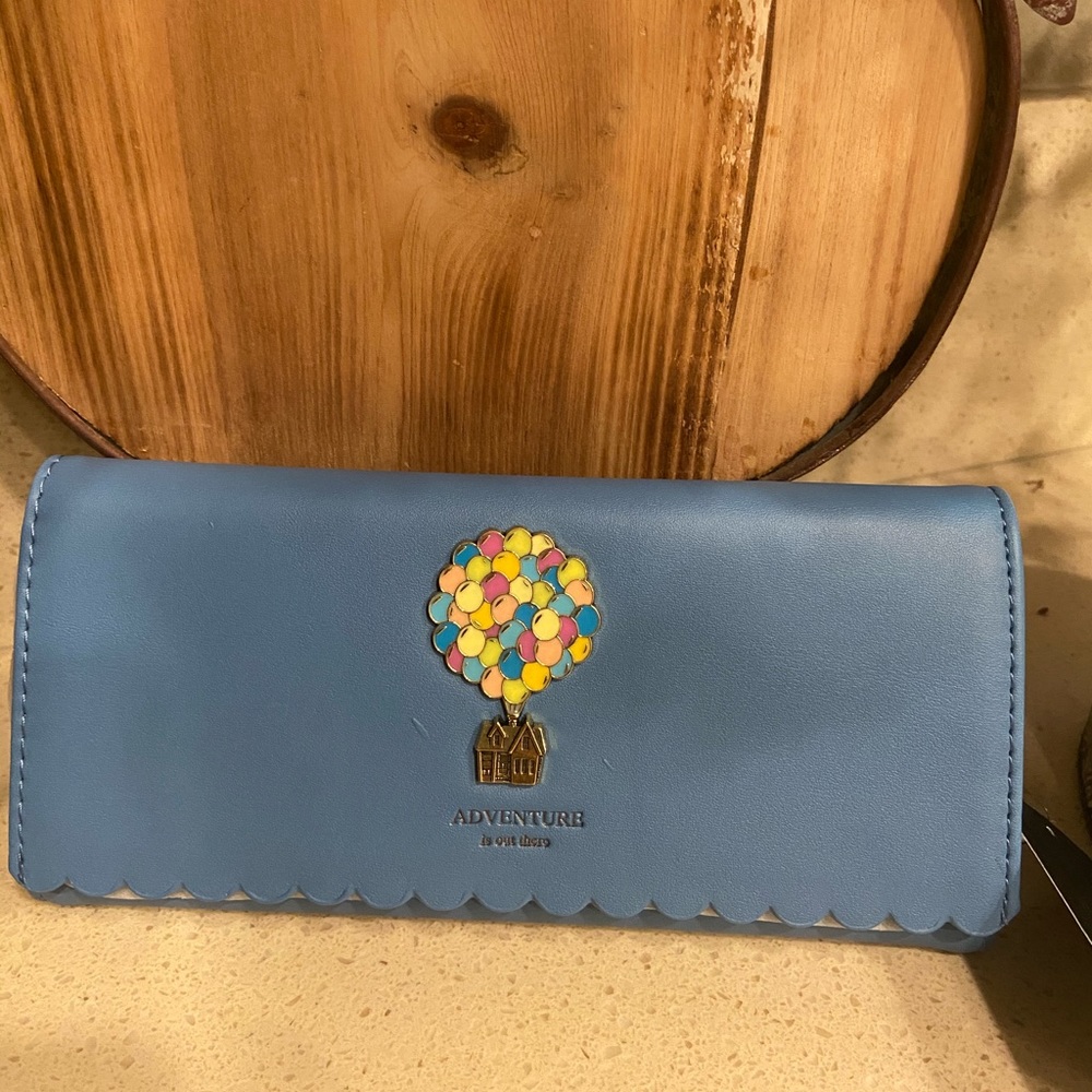 Loungefly Up wallet